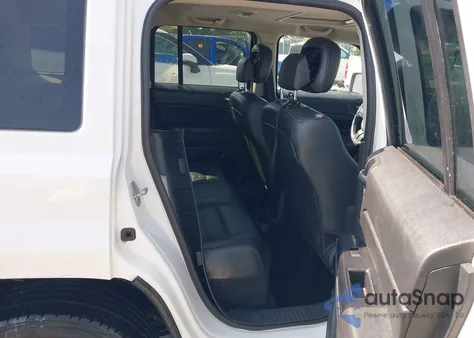 2015 Jeep Patriot Latitude z USA, uszkodzony, nr VIN 1C4NJPFA2FD400266